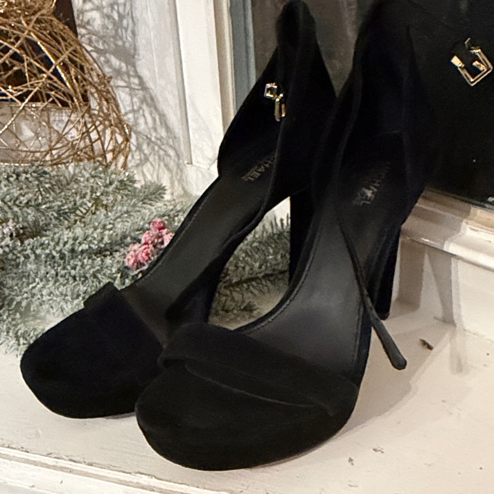 MICHAEL Michael Kors Black Suede Heels